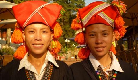 Phụ nữ dân tộc ở phiên chợ vùng cao Tây Bắc