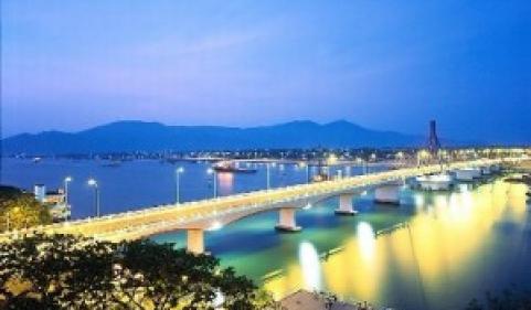 Khám phá vẻ đẹp tuyệt mỹ của hai cây cầu nổi tiếng tại Đà Nẵng
