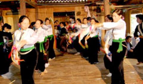 Độc đáo múa Mơi của người Mường, Yên Bái