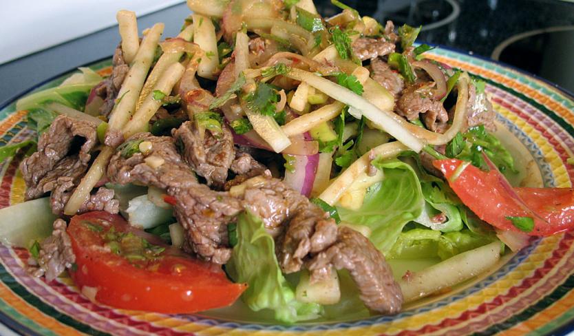 Yam Nua (Spicy Beef Salad)