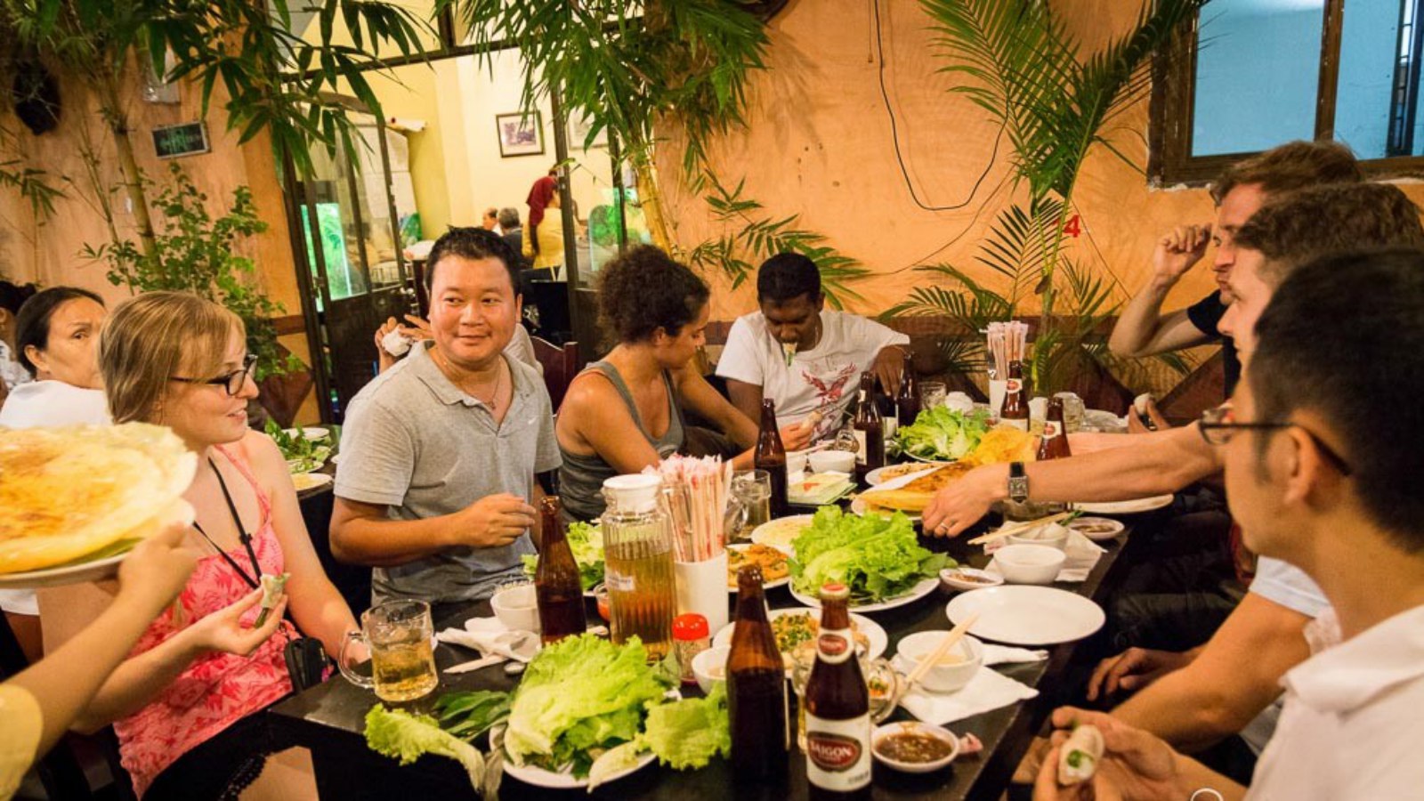 enjoy-vietnamese-food-in-the-tour