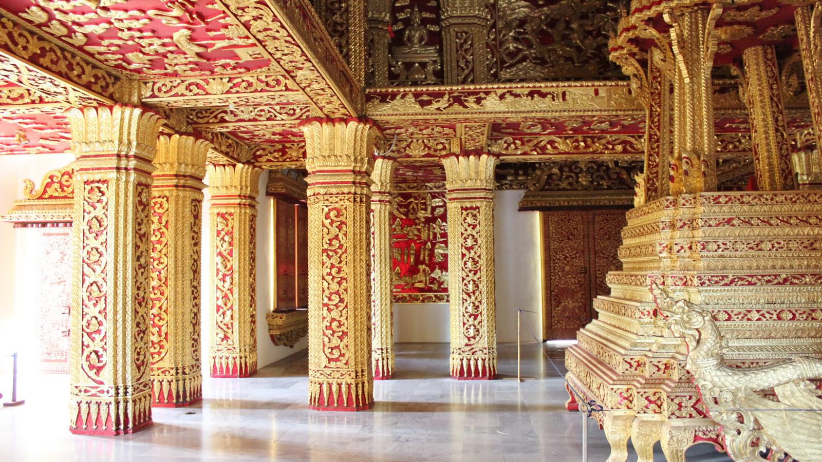 inside-royal-palace-luang-phrabang-4