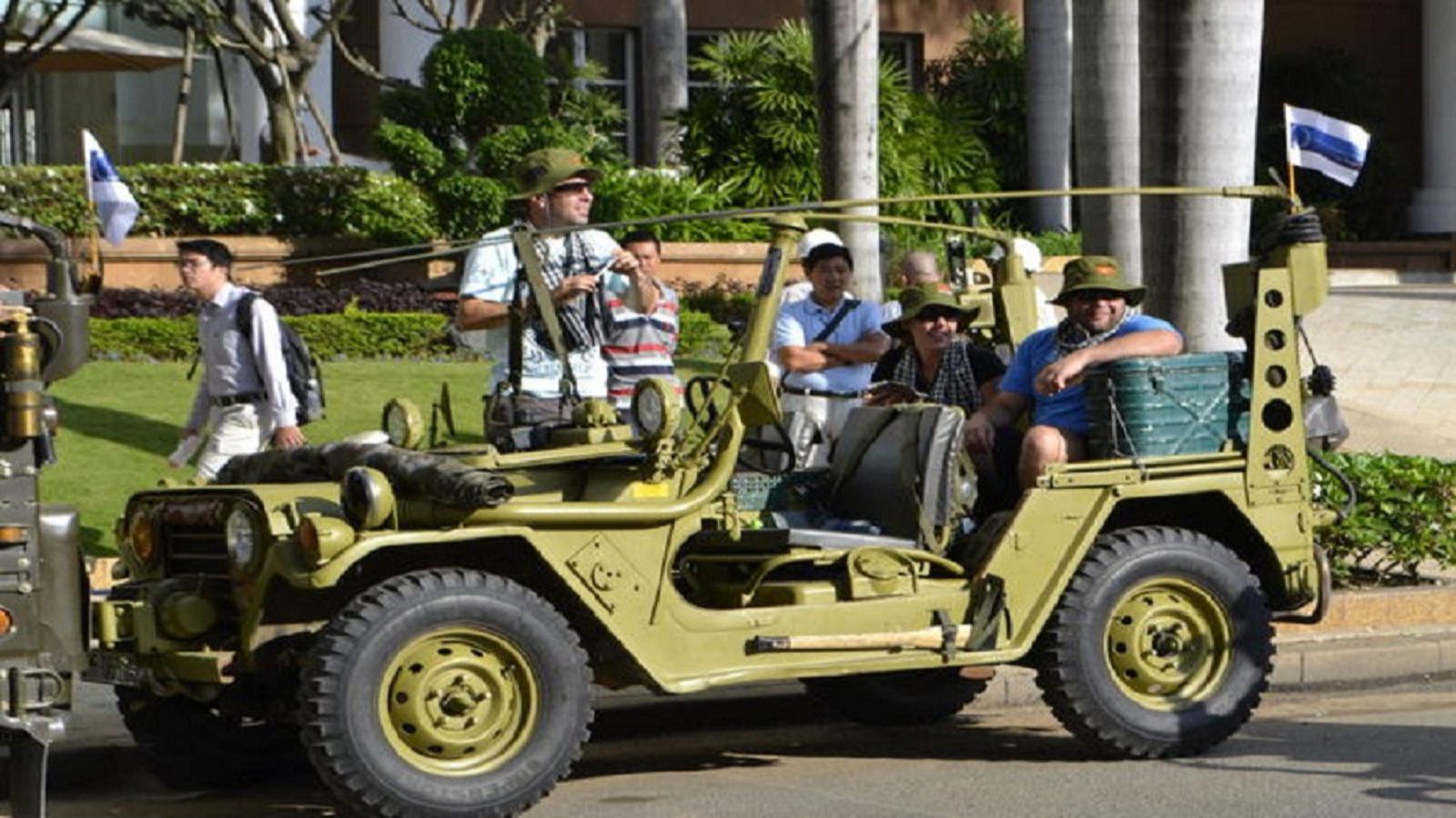 Option 3: Jeep City Tour + Sunset Cruise