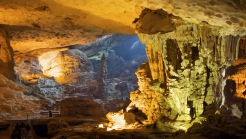 Option 2: Visit Sung Sot cave