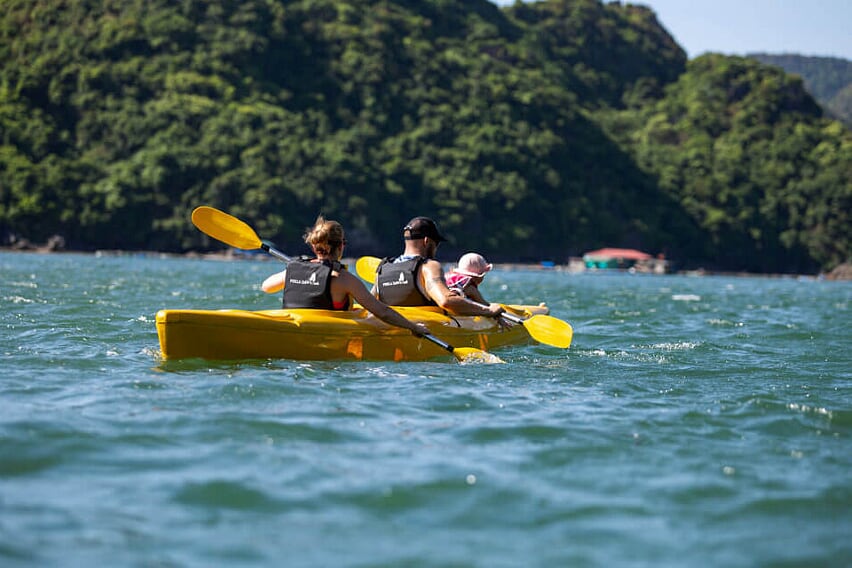 kayaking-dragon's-pearl-junk