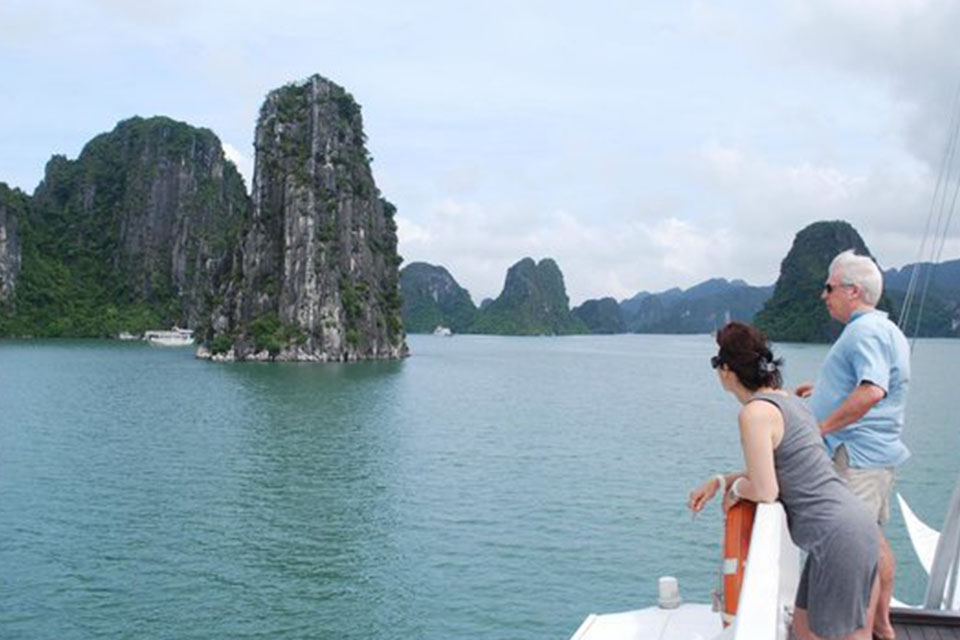 sight-seeing-the-viet-beauty-cruise-2-days-1-night-4