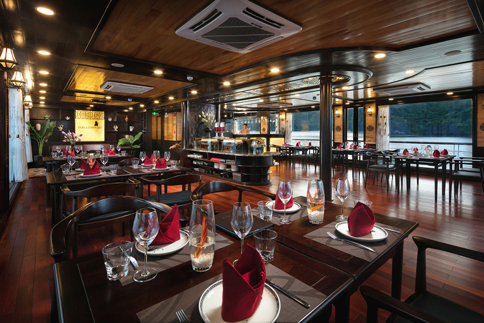 960-perla-dawn-sails-restaurant