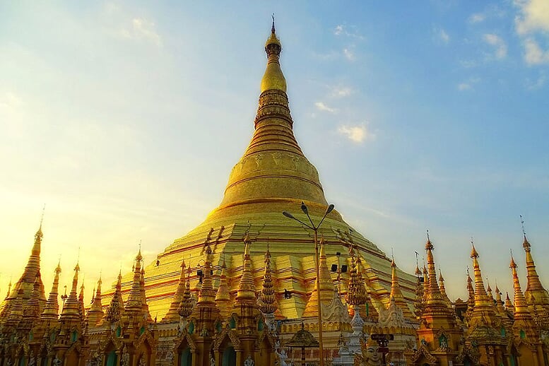 shwedagon-pagoda-yangon-bagan-pindaya-inle-6-days