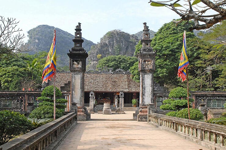 temple-of-dinh-and-le-dynasty