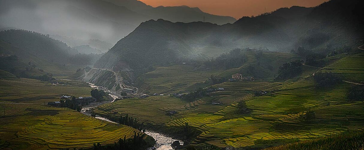 Sapa Trekking and Coc Ly Market 2D3N by train