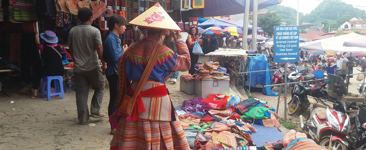 Sapa - Bac Ha Market 3D2N by bus every Friday