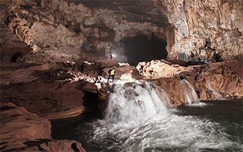 Tu Lan Cave System full day experience