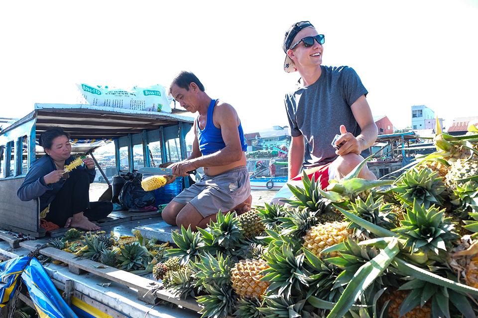 960-fruit-boat-cai-rang-floating-market