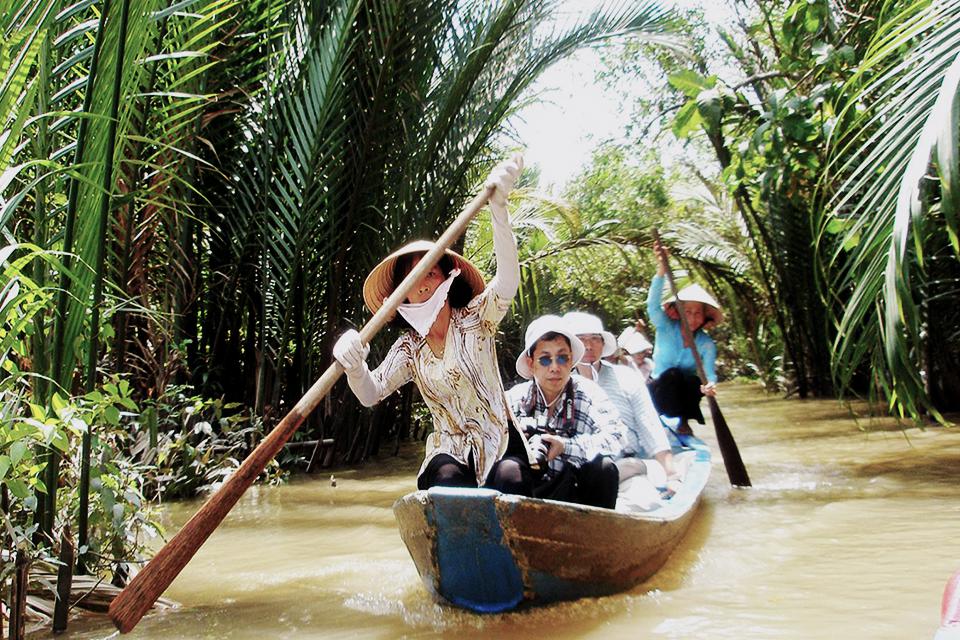960-boat-trip-in-mekong