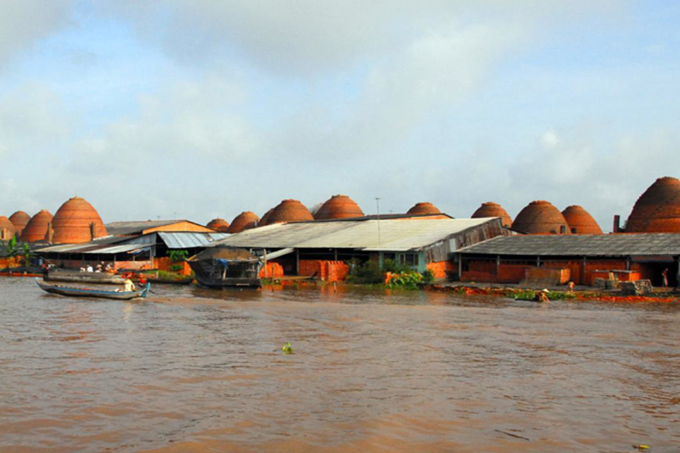 brick-factory-crossing-to-phu-quoc-with-song-xanh-cruise-3