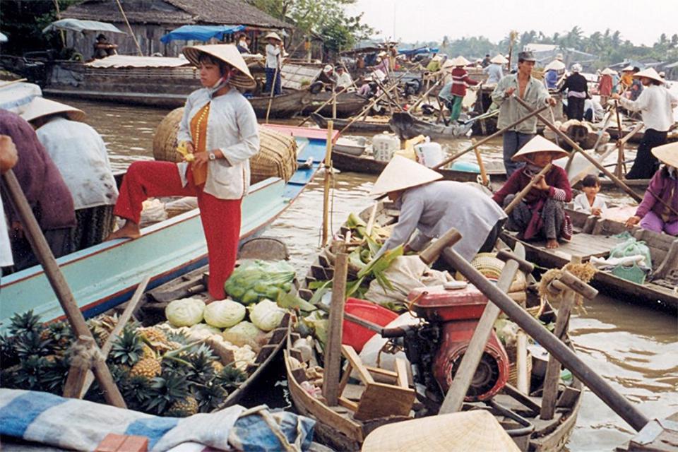 960-floating-market-mekong