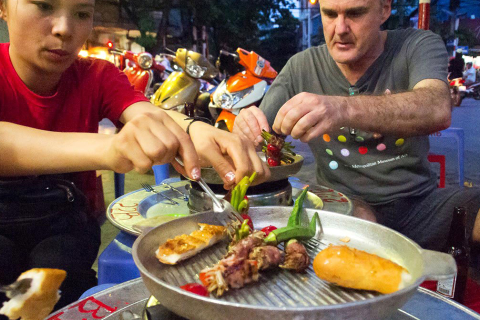 hanoi-afternoon-street-food-walking-tour-6