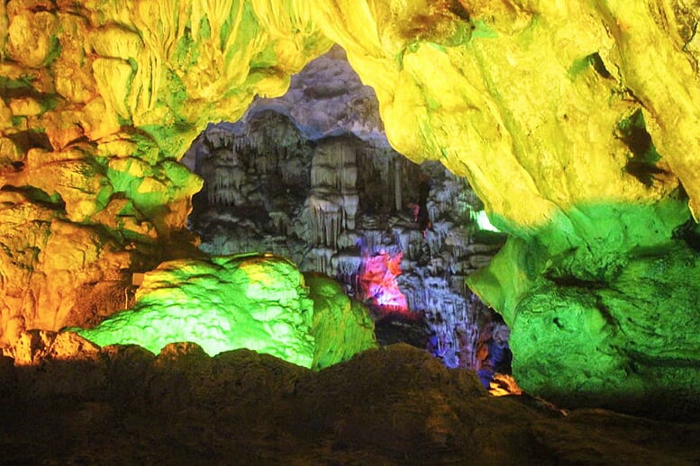northern-viet-nam-laos-13-days-cave-halong-1