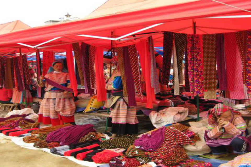 960-handicrafts-at-bac-ha-market