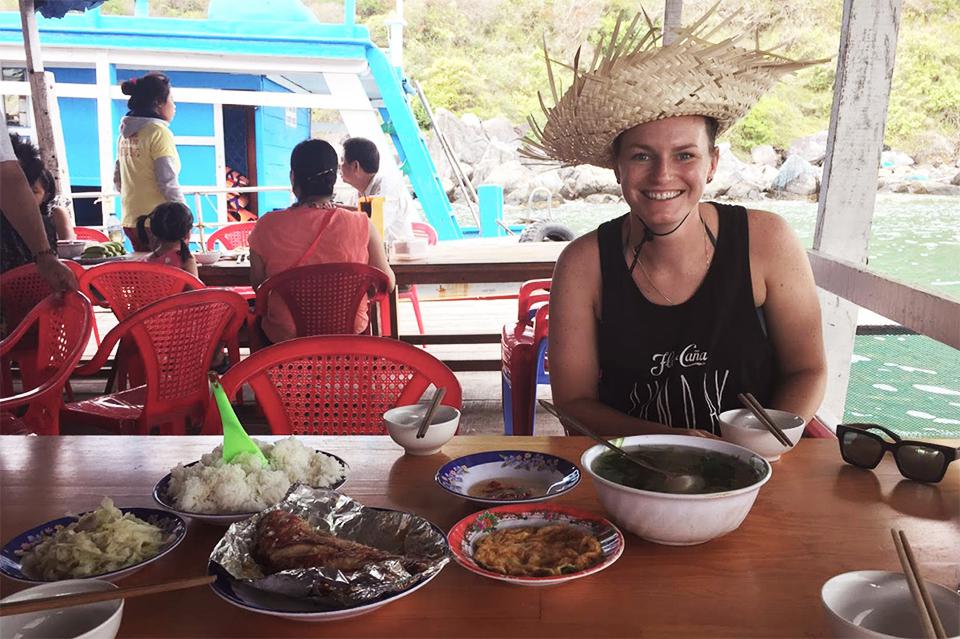 960-have-lunch-on-island-in-nha-trang