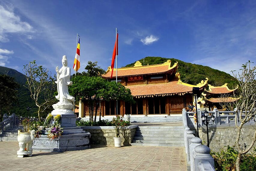 hoang-phi-yen-temple-con-dao-full-day-excursion-