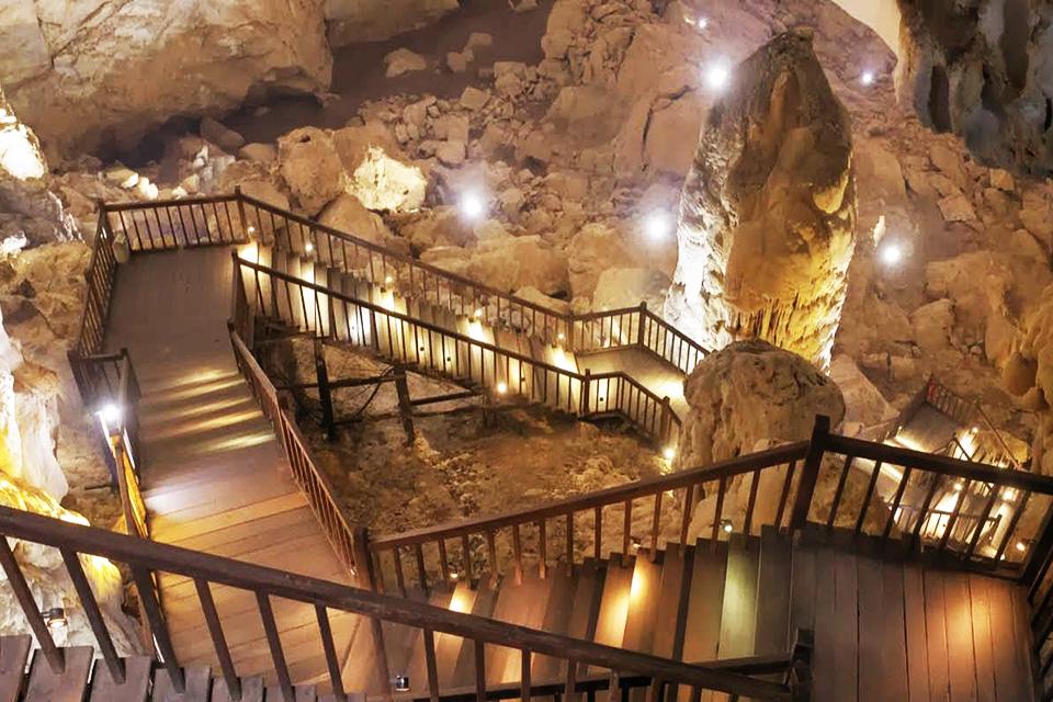 960-inside-paradise-grotto