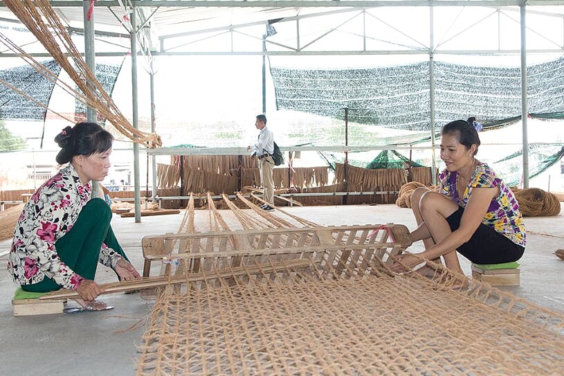 mat-weaving
