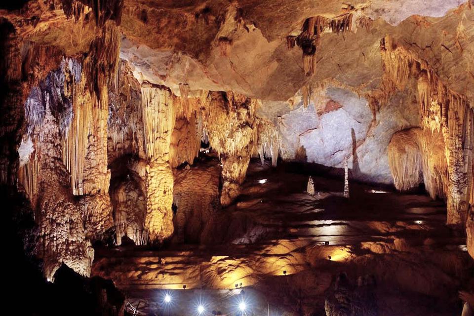960-phong-nha-cave