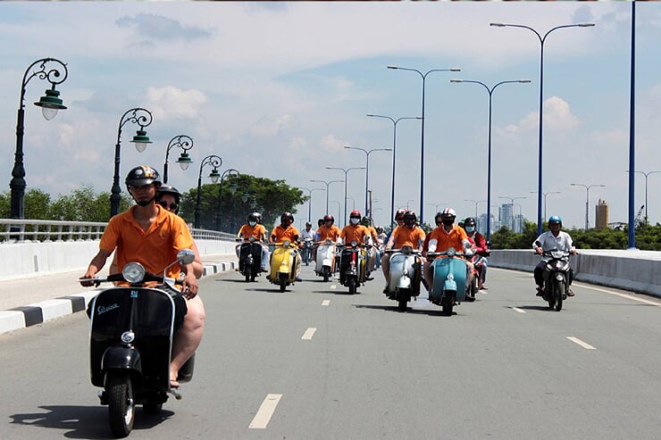 saigon-tour-with-scooter