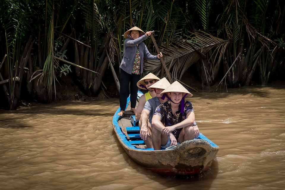 sampan-boat-trip-can-tho