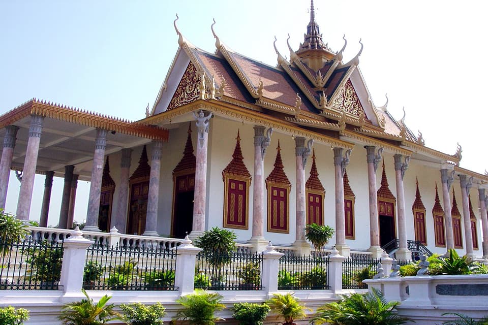 visit-cambodia-7-days-6-nights-2