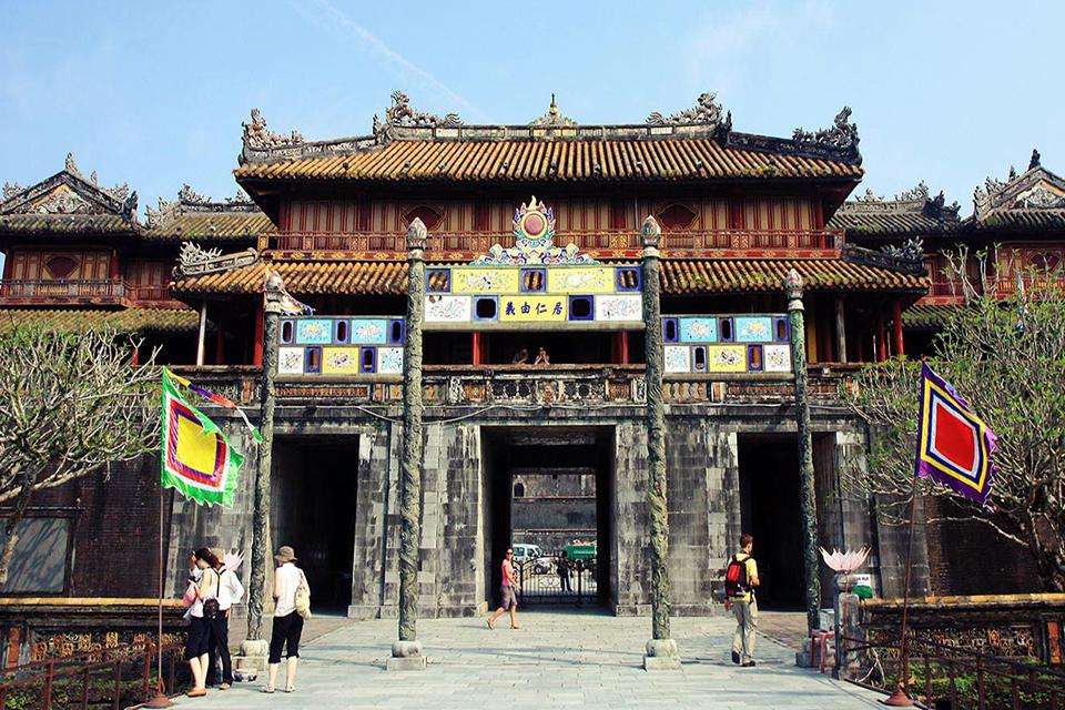 the-imperial-citadel-in-hue