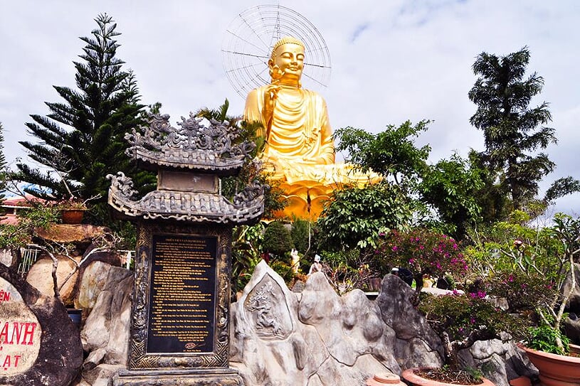 van-hanh-pagoda-1