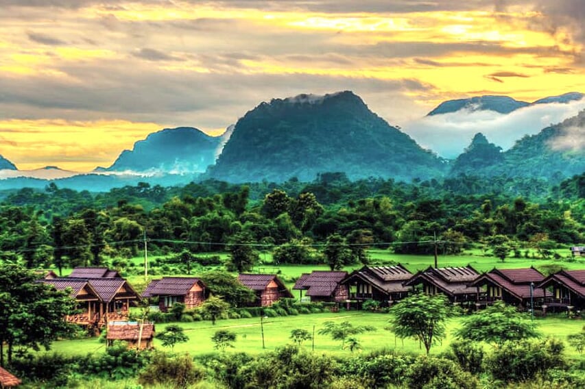 thailand-laos-discovery-23-days-vang-vieng-overview-13