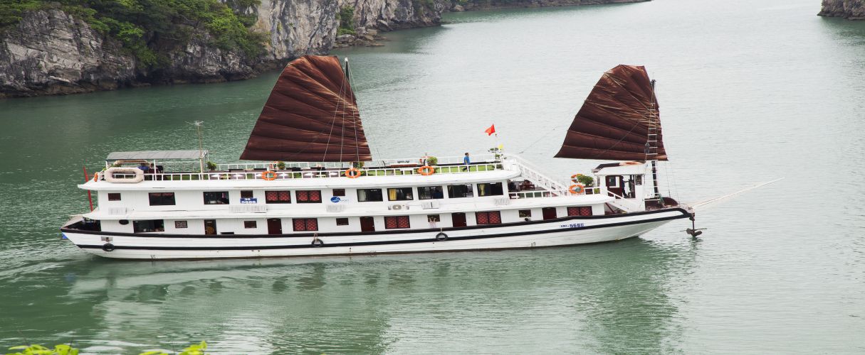 Swan Deluxe Cruise & Paddy Home 3 days/ 2 nights