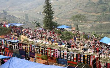 Can Cau - Bac Ha market tour 2D3N by train