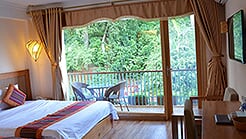 Private tour with 01 extra night and group tour in Sapa