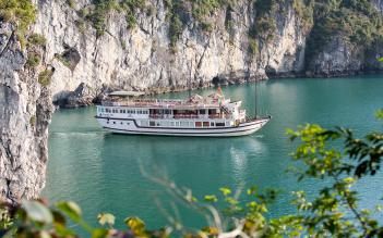 Garden Bay Luxury Cruise 2 days/ 1 night