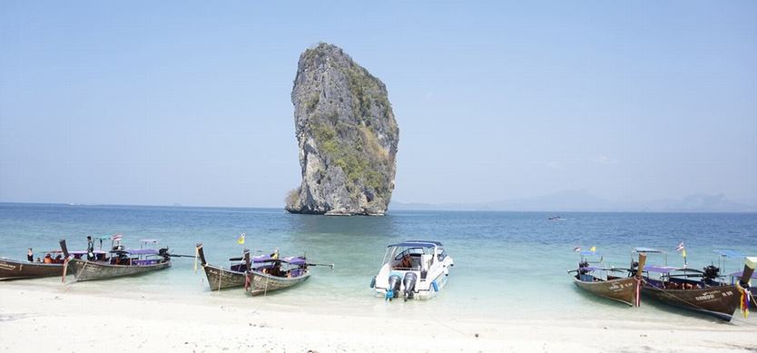 Top 7 most beautiful beaches in Halong Bay