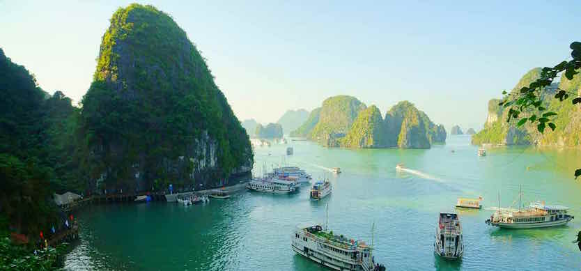 Top fascinating activities travelers will enjoy on a 3-day cruise tour in Halong Bay