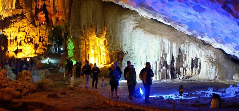 Explore 5 most famous caves in Halong Bay