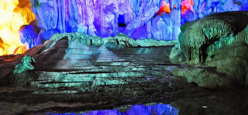 Hanh Cave - The longest cave of Halong Bay