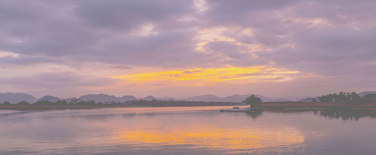 Phong Nha Sunset cruise