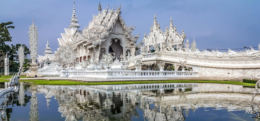 A day in Wat Rong Khun - The white temple in Chiang Rai, Thailand