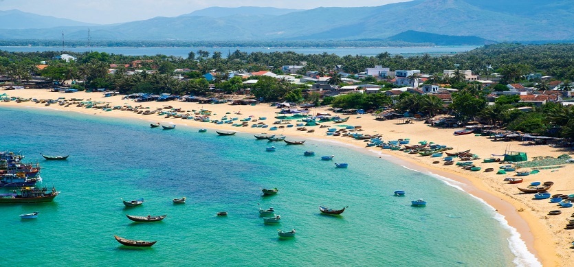 Admire the best beaches in Vietnam