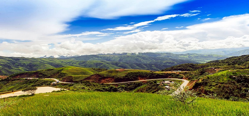 Conquer the four great mountain passes in Northern Vietnam