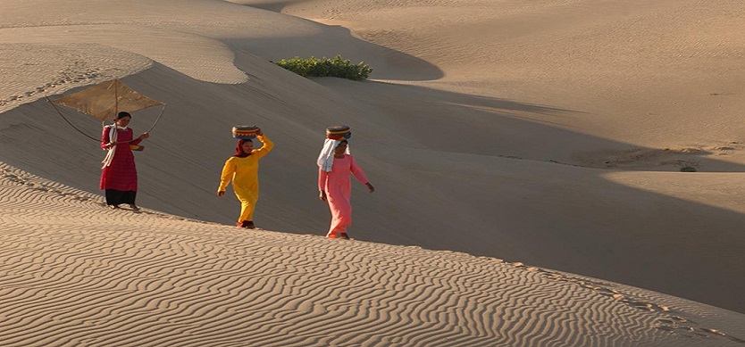 Play in the "miniature Sahara" in the top 5 sand dunes of the Central