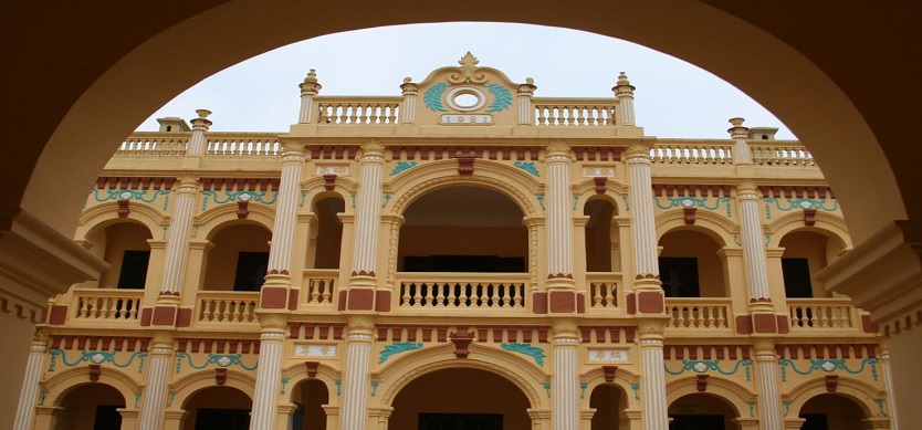 Hoang Yen Chao Castle