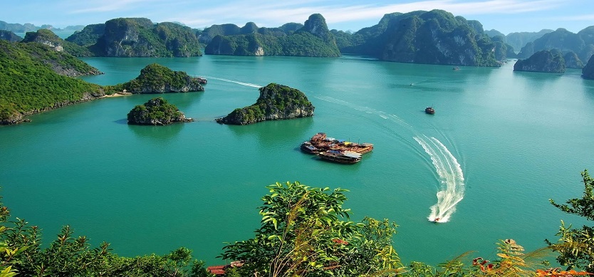 The Necessary Things in Halong for Traveling