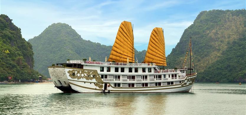 Must-do things in Halong Bay Boat Trip